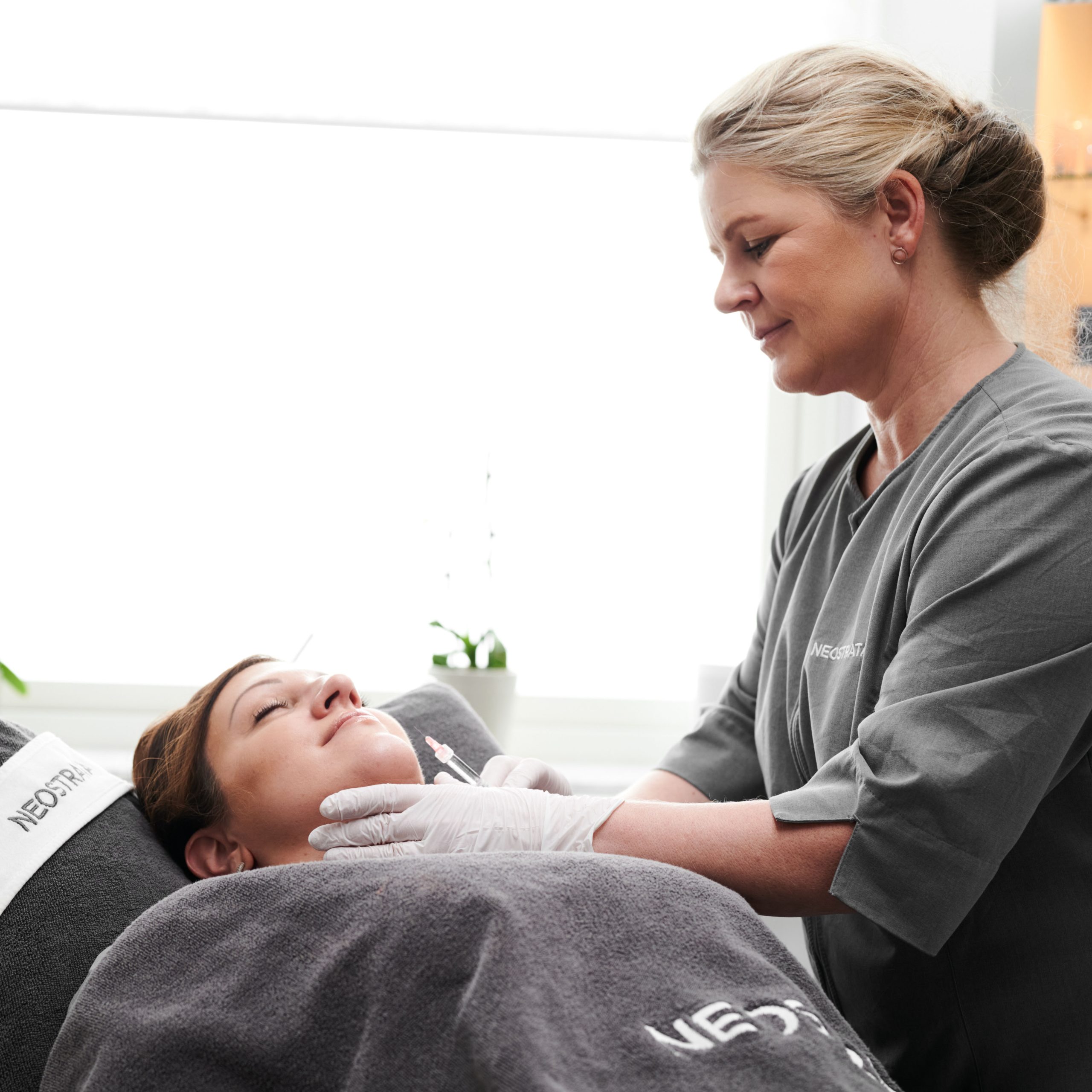 Injektionsbehandling fillers botox profhilo 6 Profhilo Fillers